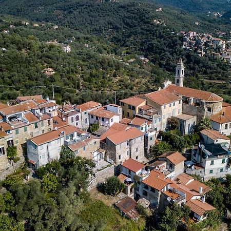 Lovely Renovated Apartment Near Dolcedo Bagian luar foto
