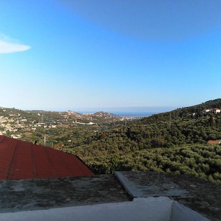 Lovely Renovated Apartment Near Dolcedo Bagian luar foto